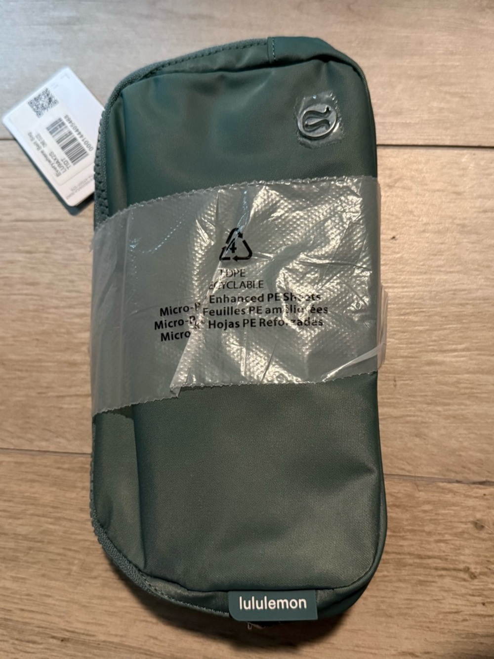 NWT lululemon athletica Tidal or Dark Green Belt Bag